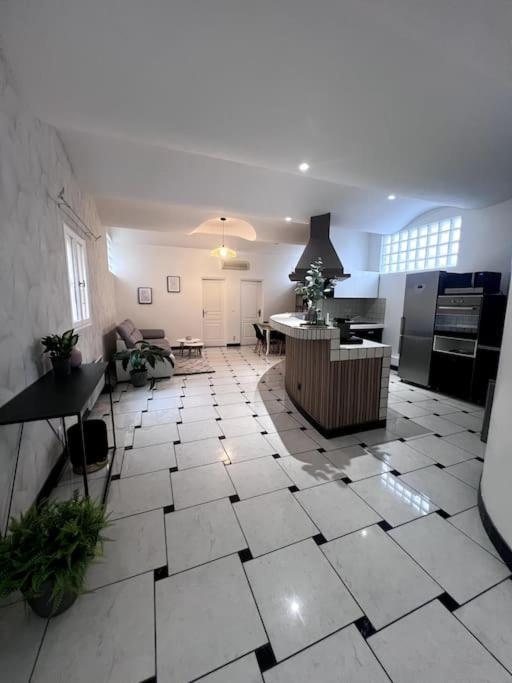Stea Guesthouse Proche Paris 新城勒鲁瓦 外观 照片