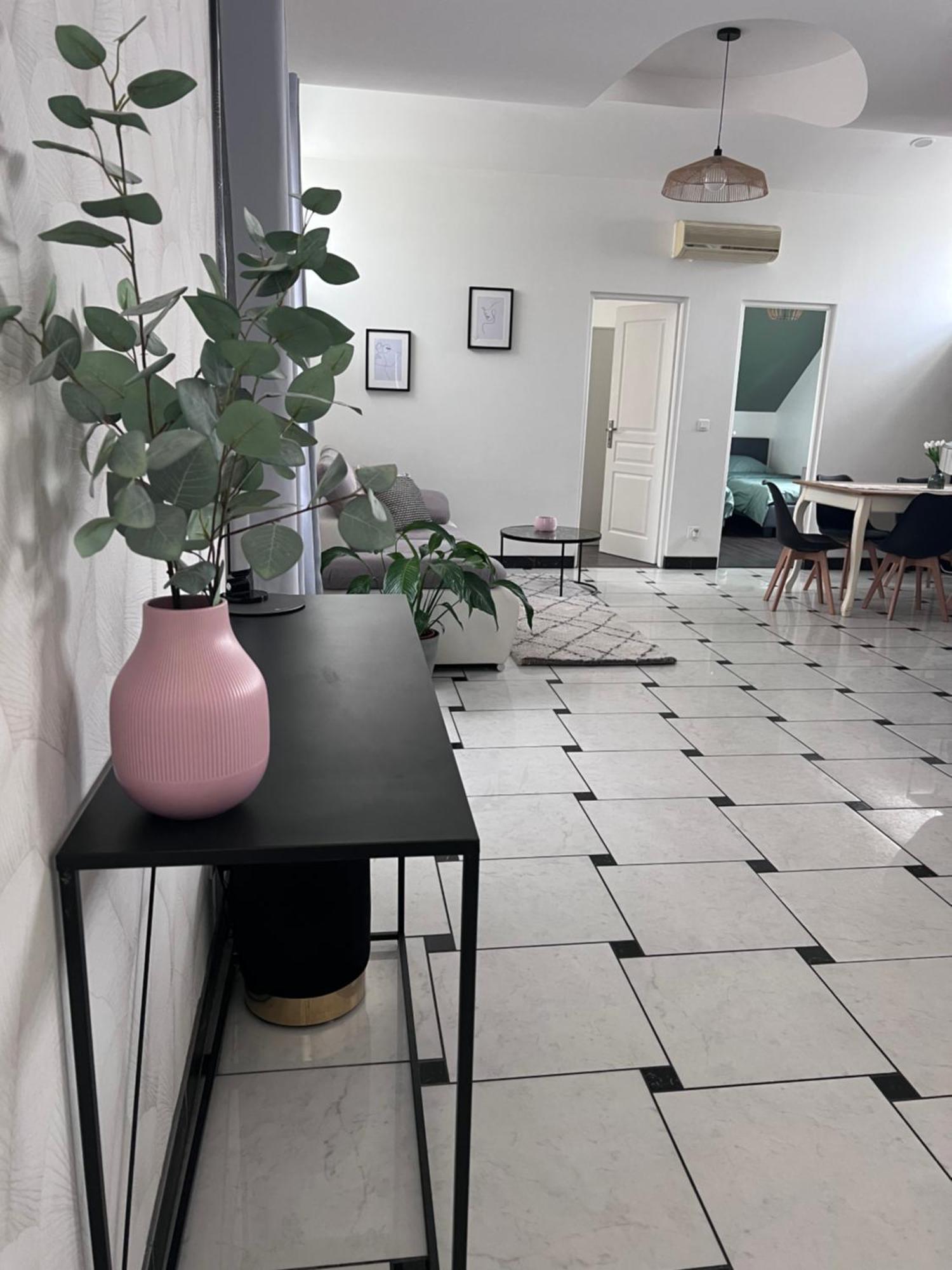 Stea Guesthouse Proche Paris 新城勒鲁瓦 外观 照片